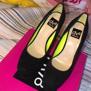 7.5 Never Worn Before dolce vita